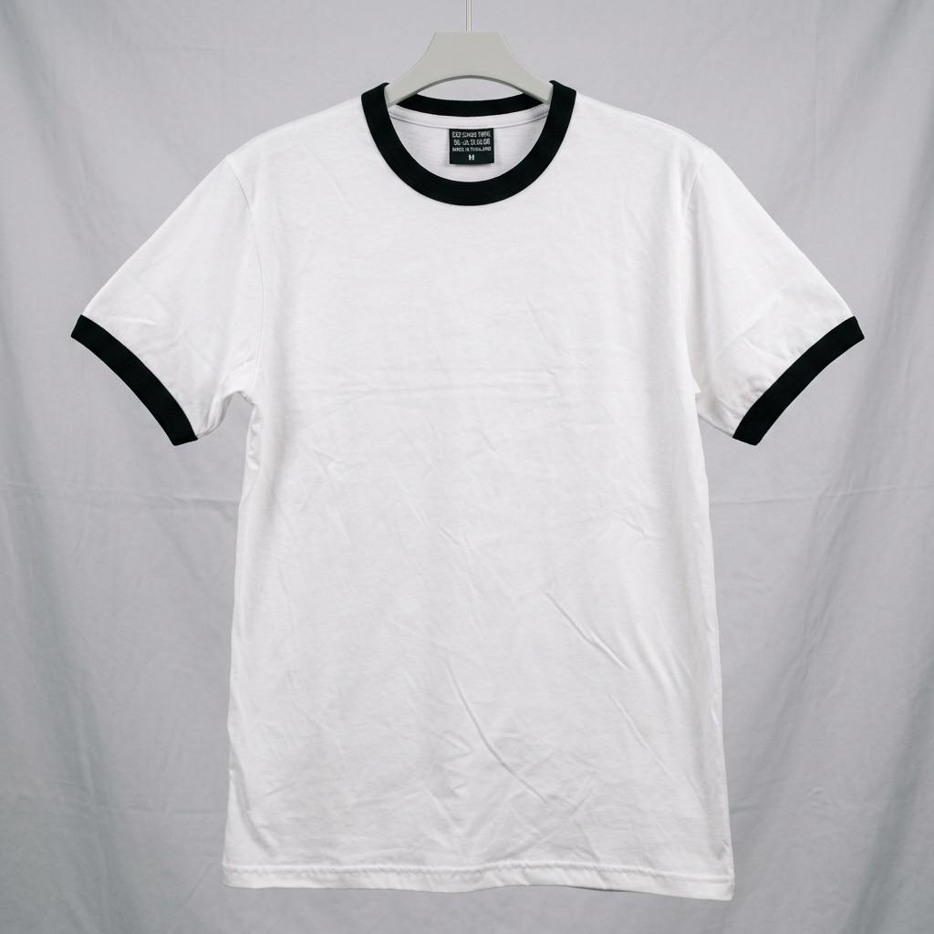 เสื้อยืดกุ้นคอกุ้นแขนสีขาวกุ้นดำพรีเมียมบนไม้แขวนติดผนังปูนขัดมัน