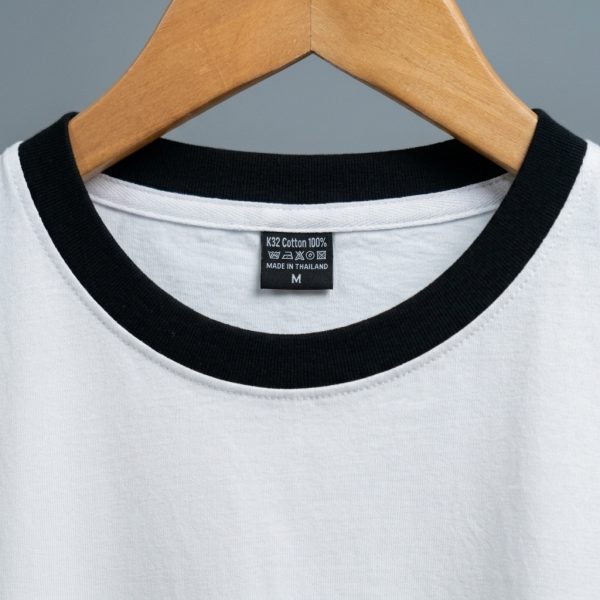 รายละเอียดเทปดามคอสีเทาด้านในเสื้อกุ้นคอกุ้นแขน K32 คมชัด